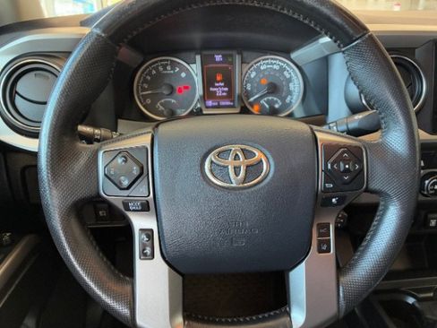 Used 2019 Toyota Tacoma SR5 image 18