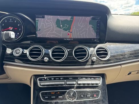 Used 2019 Mercedes-Benz E 300 4MATIC image 21