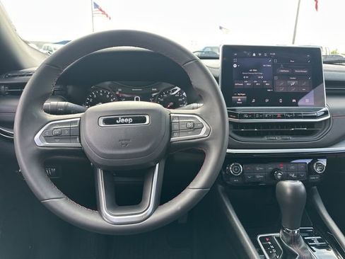 Used 2024 Jeep Compass Trailhawk image 7