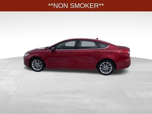 Used 2020 Ford Fusion SE image 4