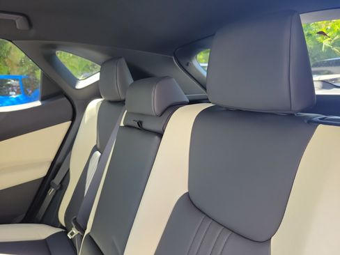 Used 2024 Lexus NX 250 FWD w/ Towing Package (2000 Lbs) image 12