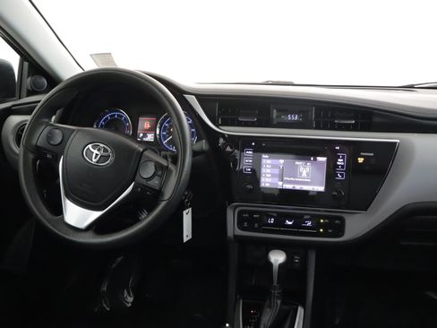 Used 2017 Toyota Corolla LE w/ Carpet Mat Package (TMS) FWD image 2