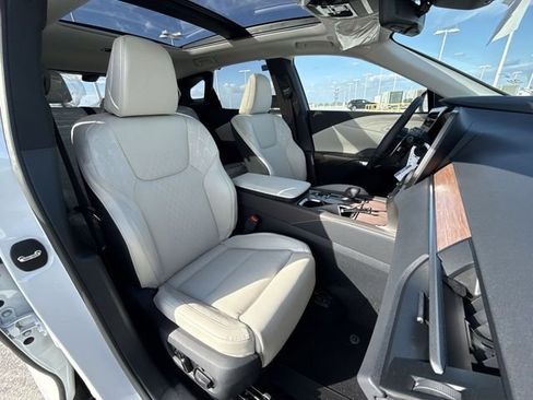 New 2026 Lexus RX 450h AWD image 25