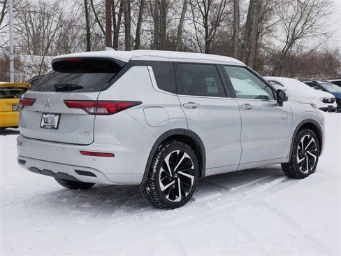 Used 2023 Mitsubishi Outlander SEL image 7