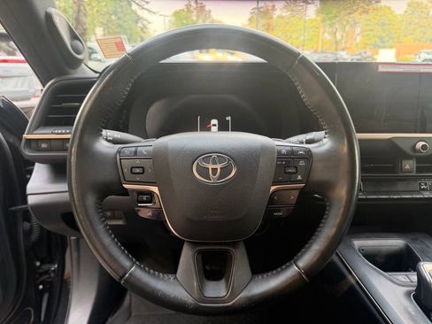 Used 2023 Toyota Crown Platinum AWD/4WD image 16