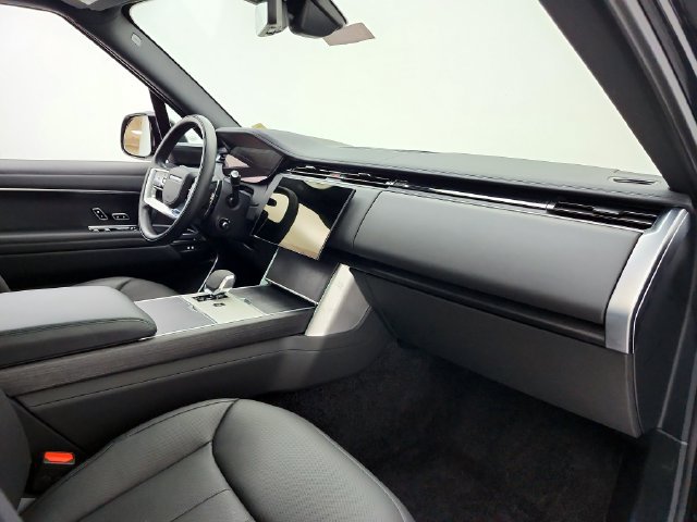 Used 2025 Land Rover Range Rover Long Wheelbase SE AWD/4WD image 27