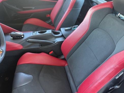 Used 2025 Nissan Z Performance w/ Floor Mat Package RWD image 9