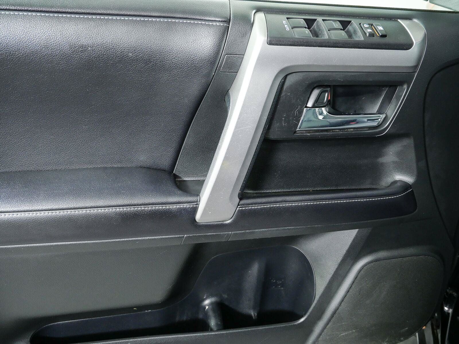 Used 2018 Toyota 4Runner SR5 Premium AWD/4WD image 8