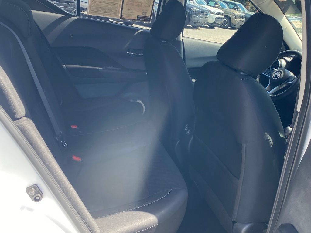Used 2023 Nissan Kicks SV w/ Exterior Package FWD image 17