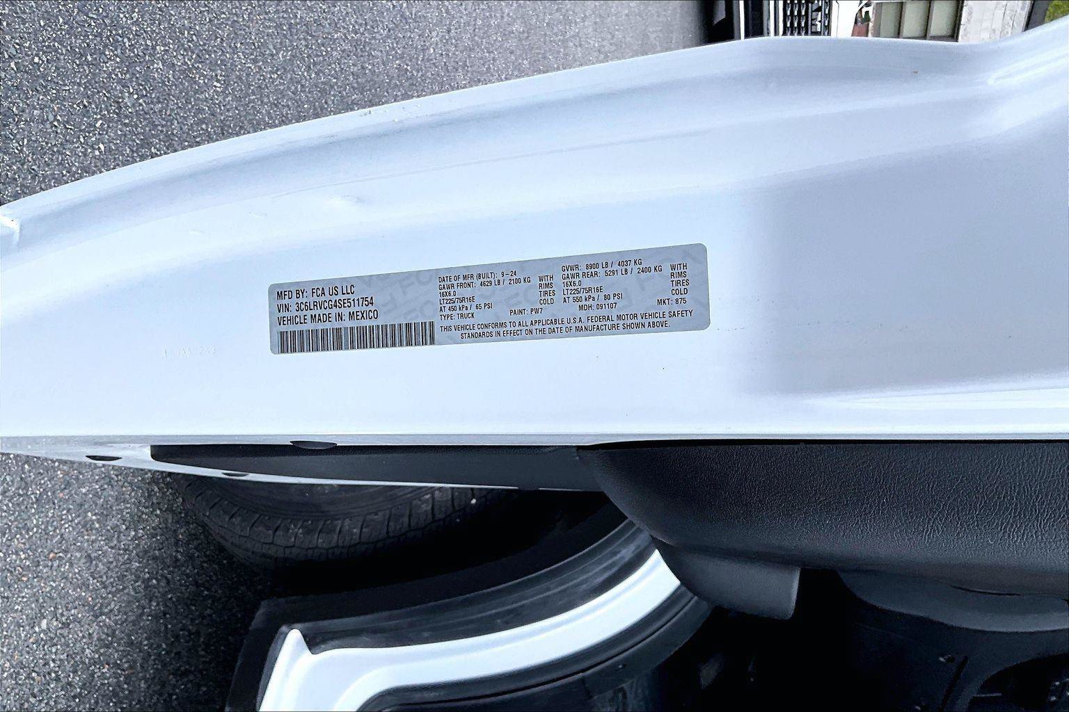 Used 2025 RAM ProMaster 2500 w/ Convenience Group FWD image 34