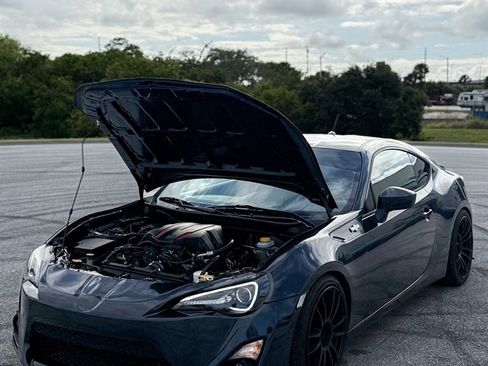 Used 2013 Scion FR-S 10 Series image 2