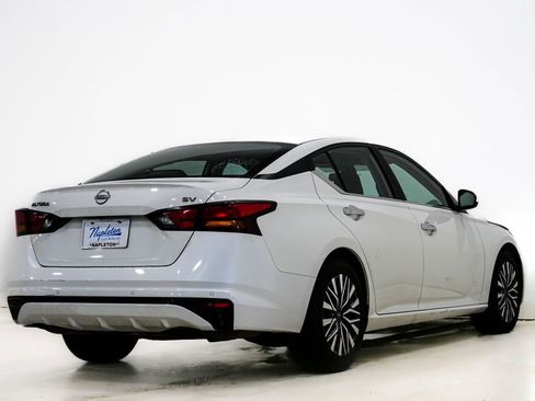 Used 2023 Nissan Altima 2.5 SV image 6