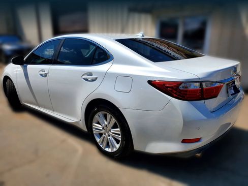 Used 2014 Lexus ES 350 w/ Premium Package FWD image 7