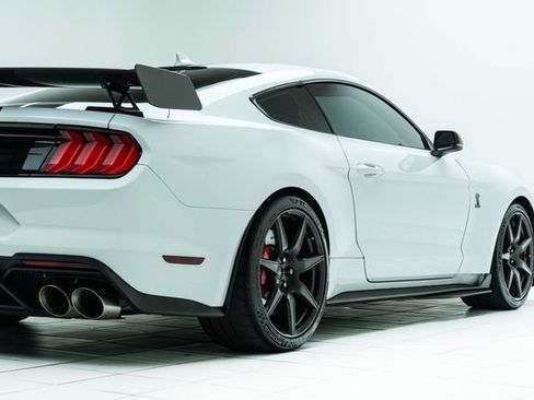 Used 2021 Ford Mustang Shelby GT500 w/ Carbon Fiber Track Pack image 14