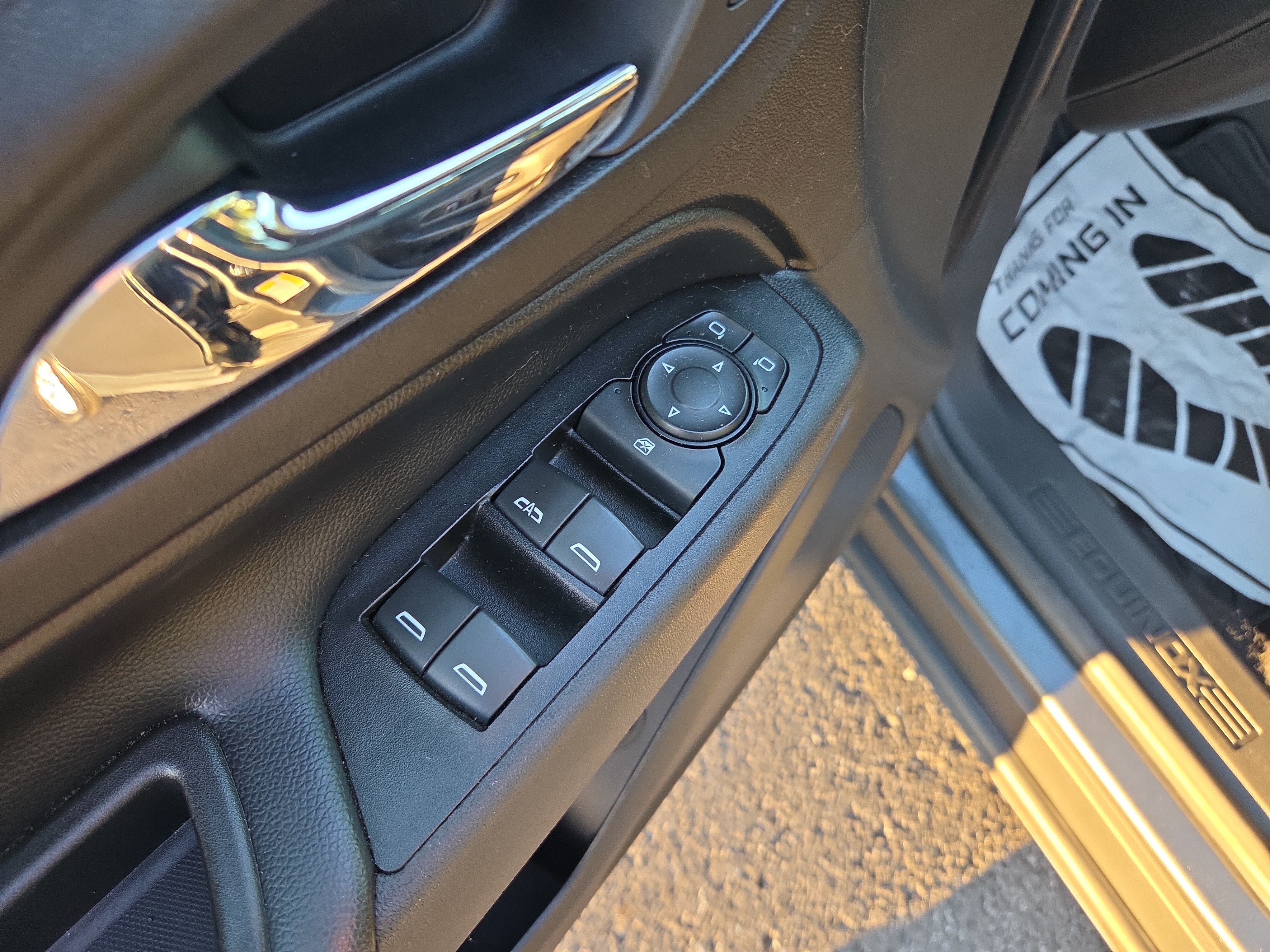 Used 2020 Chevrolet Equinox LT AWD/4WD image 16