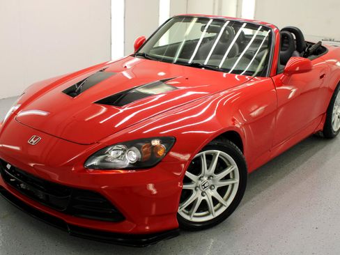 Used 2004 Honda S2000 image 2