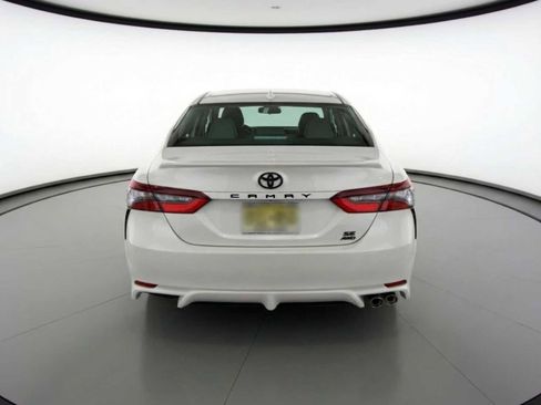 Used 2023 Toyota Camry SE image 6