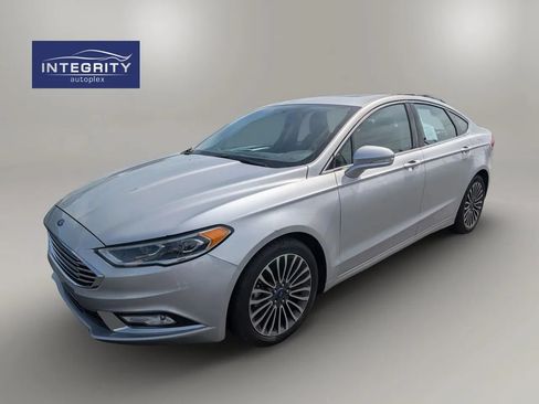 Used 2017 Ford Fusion SE w/ Fusion SE Technology Package FWD image 1