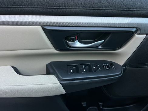 Used 2018 Honda CR-V LX image 13