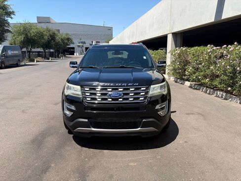 Used 2017 Ford Explorer Limited w/ Equipment Group 301A FWD image 5