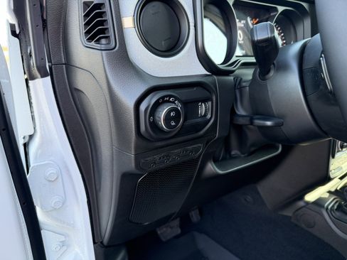 New 2026 Jeep Gladiator Sport AWD/4WD image 14