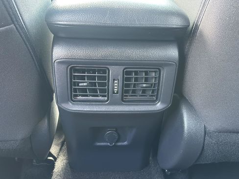 Used 2025 Toyota RAV4 LE AWD/4WD image 25