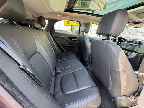 Used 2018 Jaguar F-PACE AWD/4WD image 19