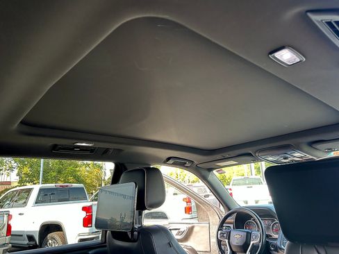 Used 2021 Chevrolet Tahoe Premier w/ Premium Package RWD image 39
