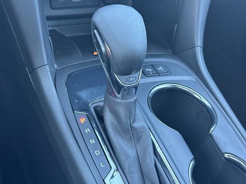 Used 2023 Chevrolet Equinox Premier FWD image 31