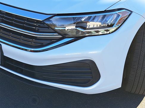 Used 2022 Volkswagen Jetta SE image 31