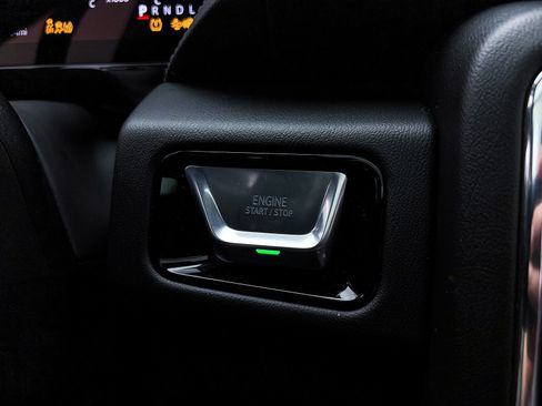 Used 2025 GMC Yukon XL Denali w/ Sun & Power Step Package AWD/4WD image 28
