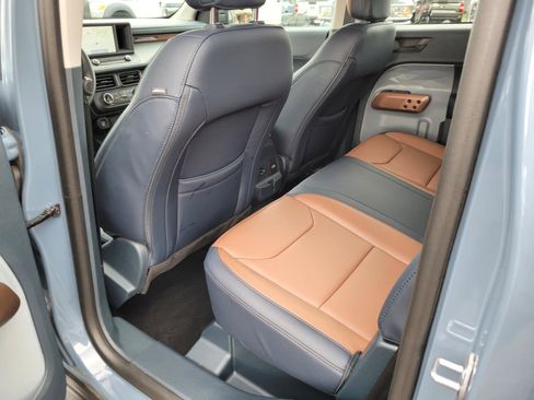 Used 2024 Ford Maverick Lariat image 13