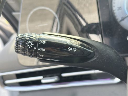 Used 2024 Hyundai Elantra SEL w/ Convenience Package image 24