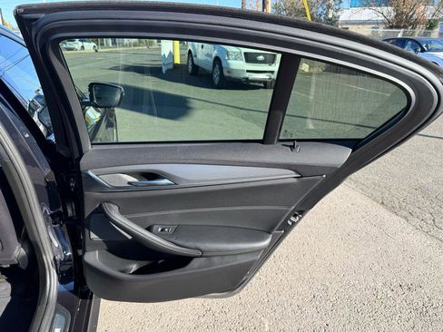 Used 2018 BMW M550i xDrive image 17