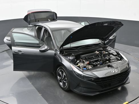 Used 2023 Hyundai Elantra SEL w/ Convenience Package FWD image 45
