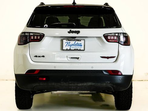 Used 2025 Jeep Compass Trailhawk AWD/4WD image 7