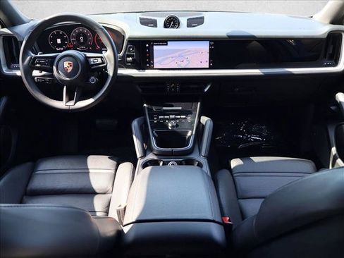 Used 2024 Porsche Cayenne Coupe AWD/4WD image 21