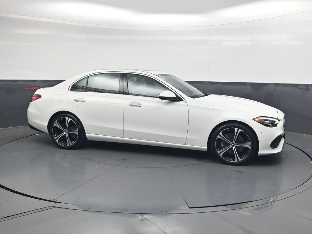 Used 2025 Mercedes-Benz C 300 Sedan image 4