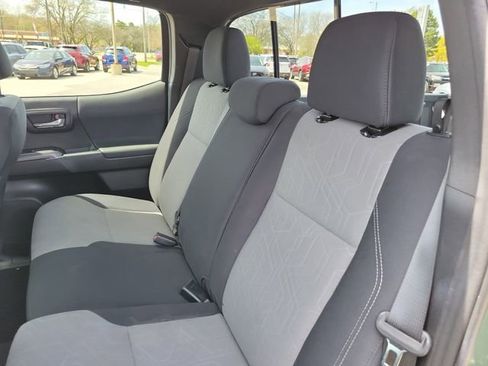 Used 2021 Toyota Tacoma TRD Sport AWD/4WD image 21