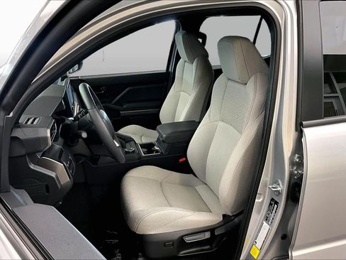 Used 2025 Toyota 4Runner SR5 RWD image 8