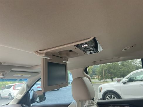 Used 2016 Cadillac Escalade Premium AWD/4WD image 19