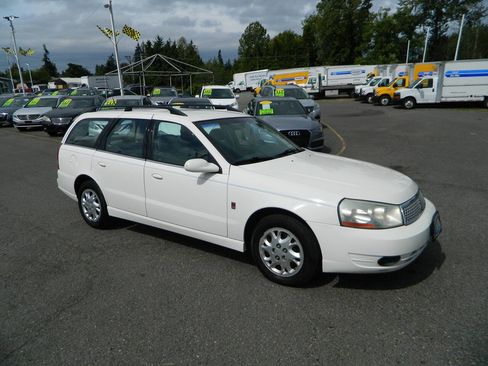 Used 2003 Saturn L-Series LW200 w/ Audio Pkg I FWD image 2