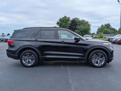 Used 2024 Ford Explorer XLT w/ Equipment Group 202A AWD/4WD image 8