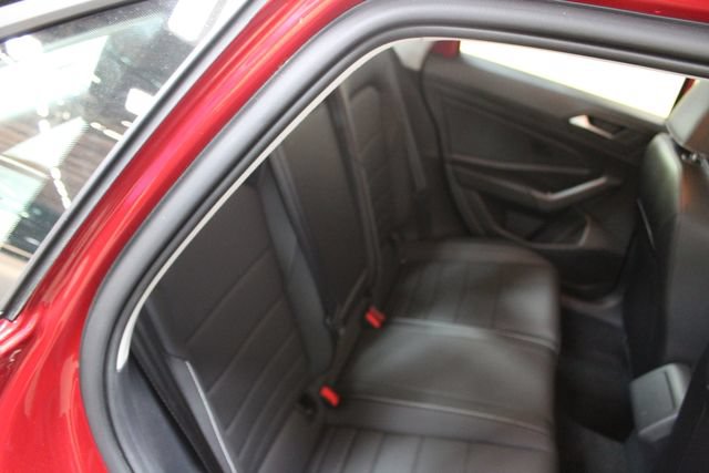 Used 2023 Volkswagen Jetta SE w/ Panoramic Sunroof Package FWD image 9