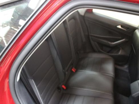 Used 2023 Volkswagen Jetta SE w/ Panoramic Sunroof Package FWD image 9