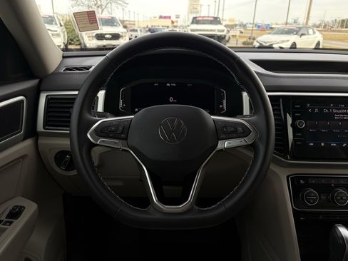Used 2023 Volkswagen Atlas SE image 15