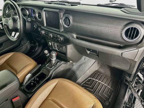 Used 2022 Jeep Wrangler Unlimited Sahara w/ Cold Weather Group AWD/4WD image 30