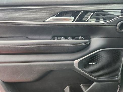 Used 2024 Jeep Wagoneer Series II w/ Flexible Seating Group image 19