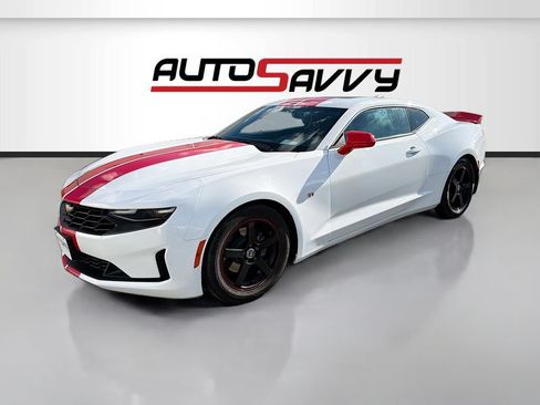 Used 2022 Chevrolet Camaro LT RWD image 3