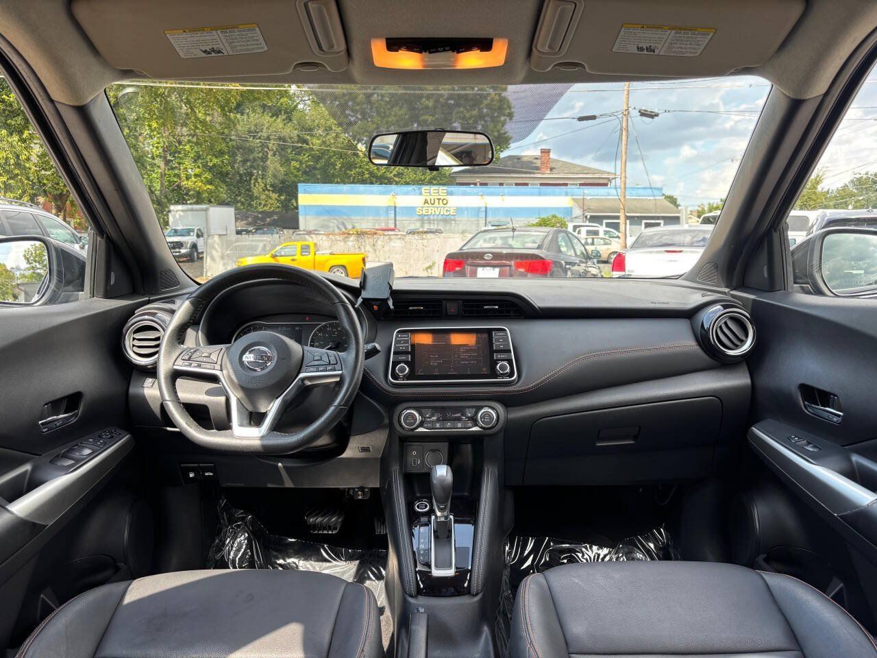 Used 2019 Nissan Kicks SR w/ SR Premium Package FWD image 21